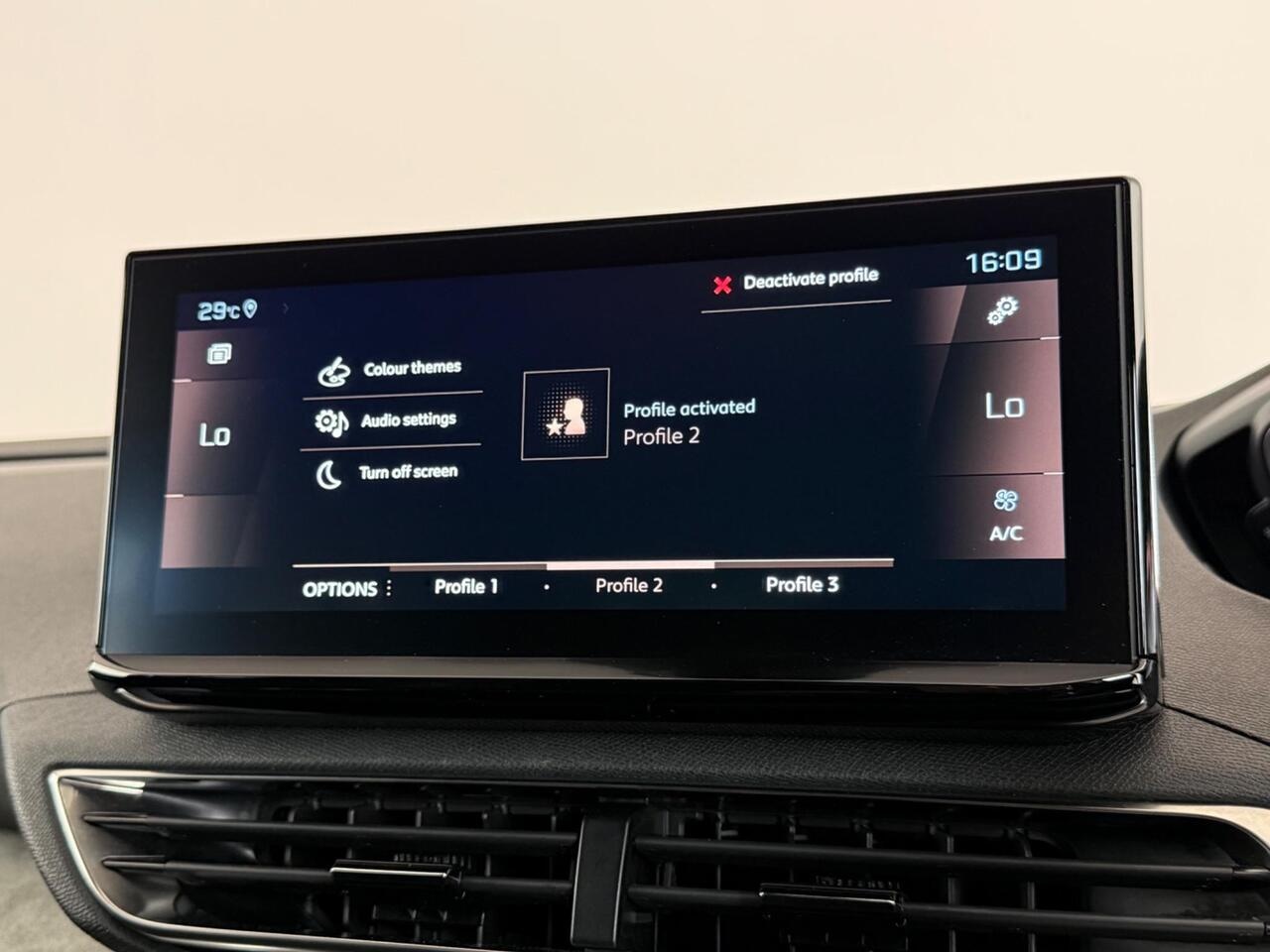Peugeot 3008 thumbnail Infotainment System
