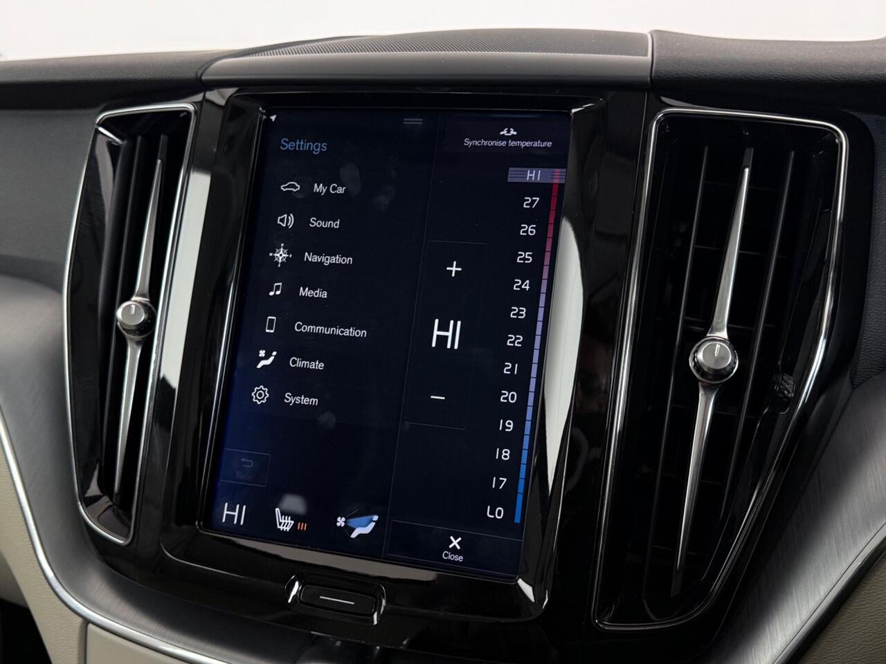 Volvo XC60 thumbnail Infotainment System