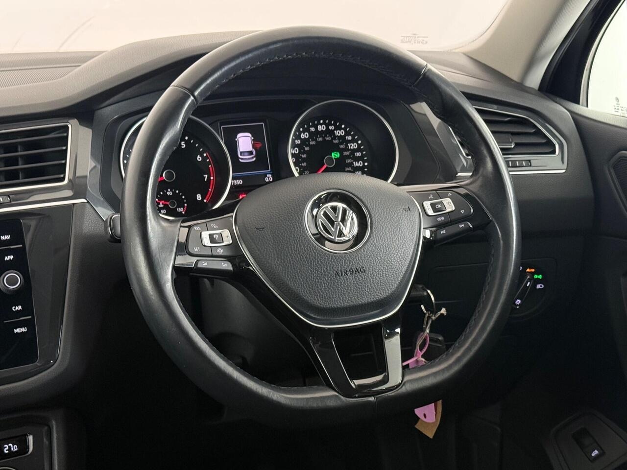 Volkswagen Tiguan Allspace thumbnail Steering Wheel