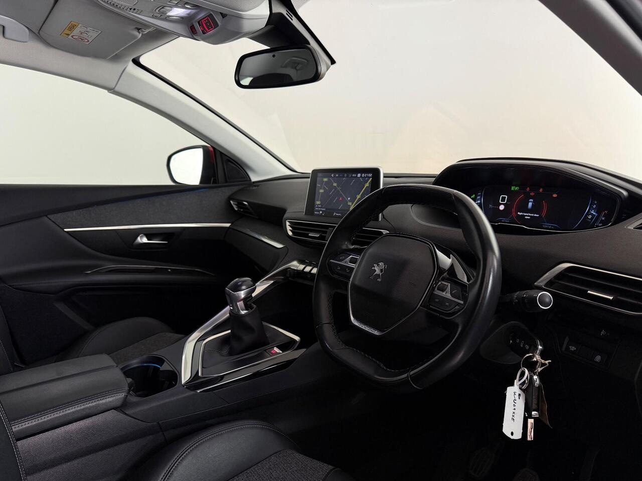 Peugeot 3008 thumbnail Interior Front