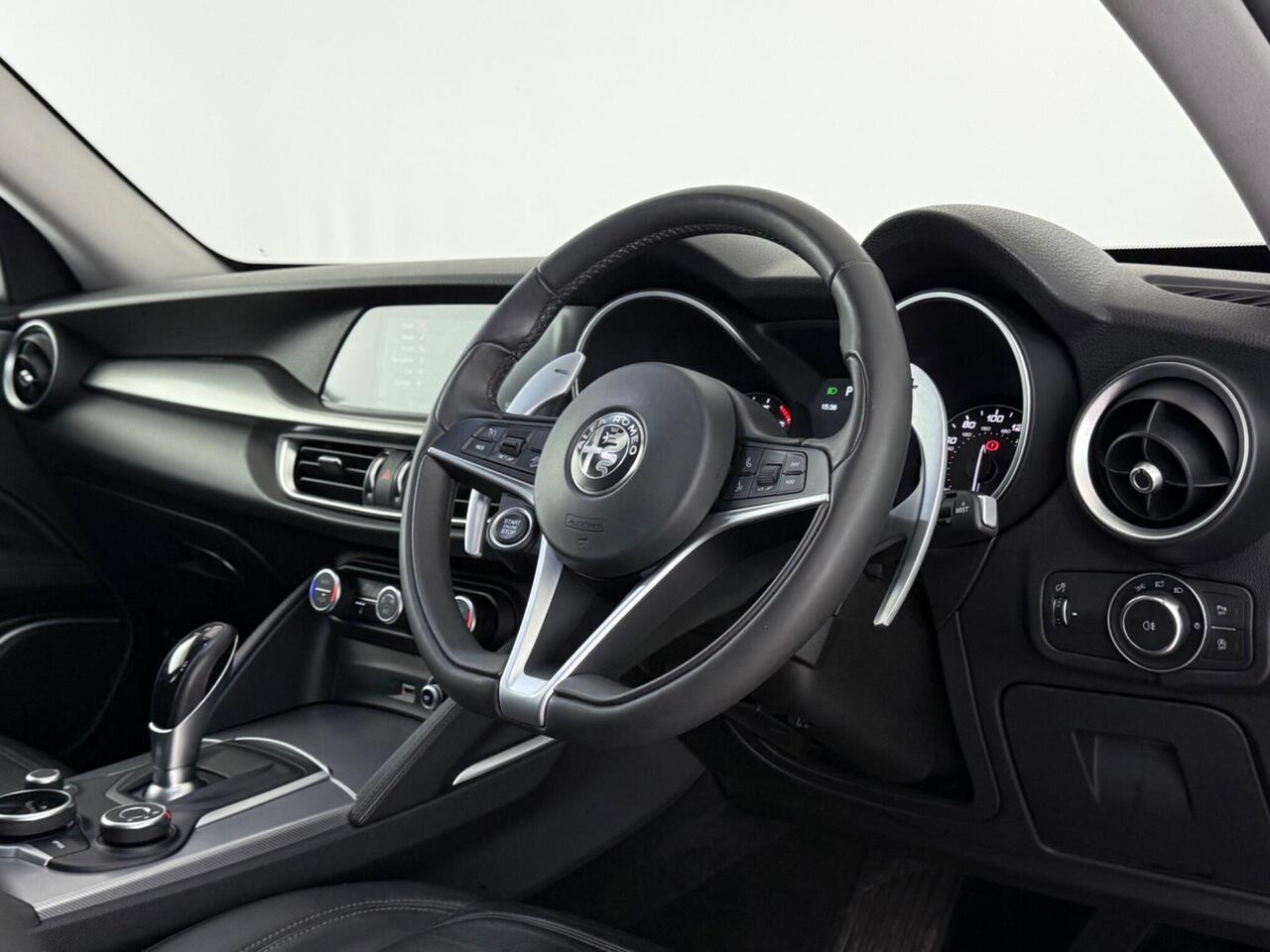 Alfa Romeo Stelvio thumbnail Interior Front