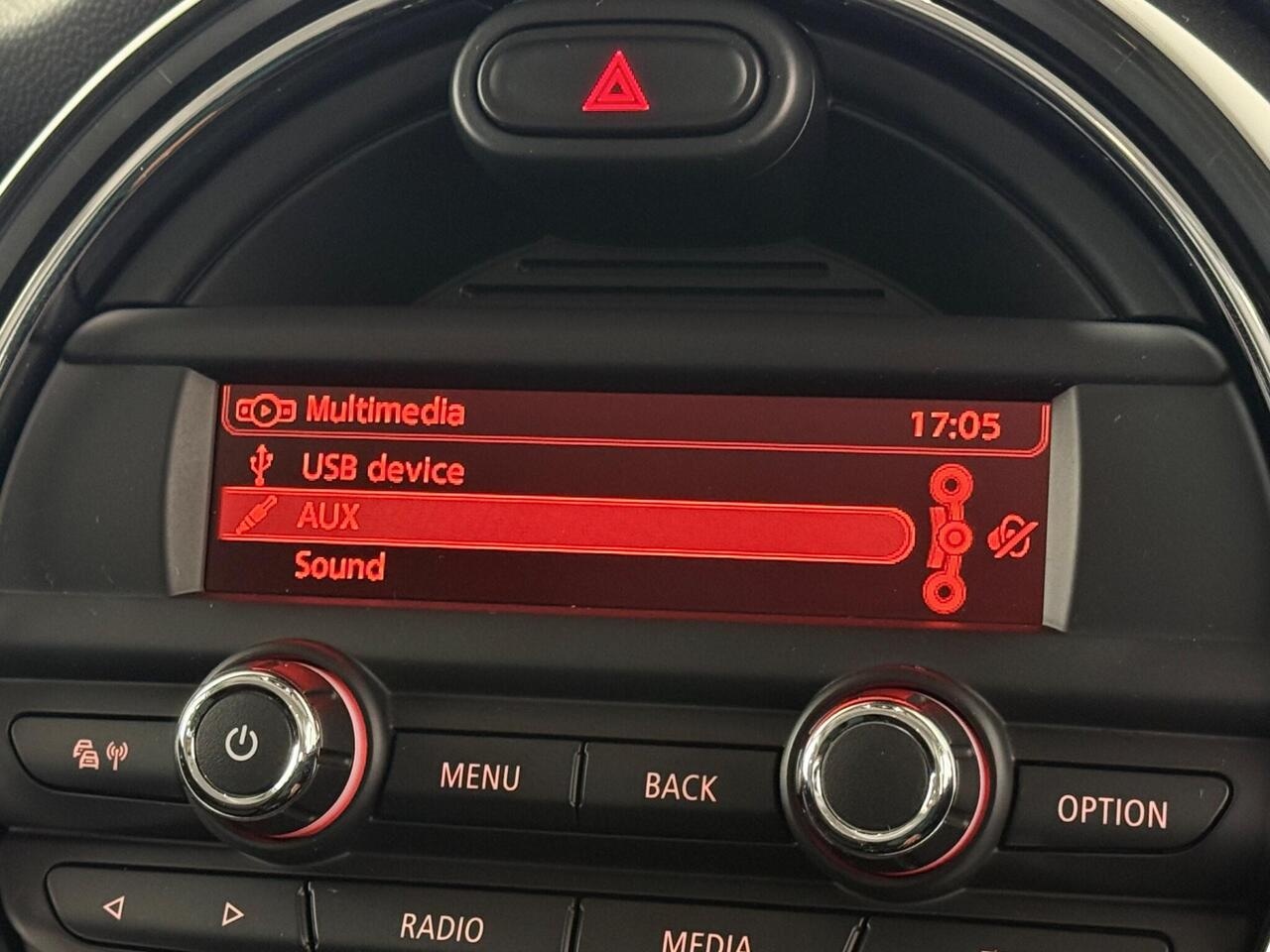 MINI Hatch thumbnail Infotainment System