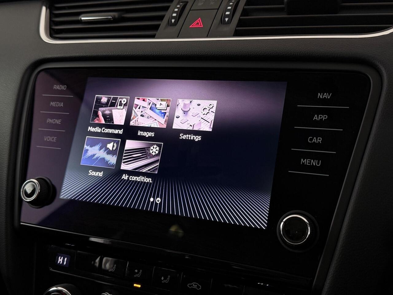 Skoda Octavia thumbnail Infotainment System