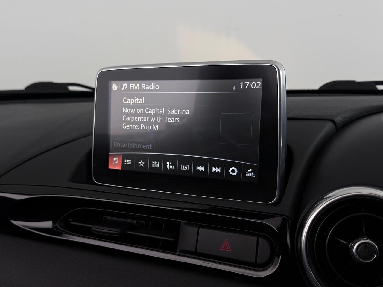 Fiat 124 Spider thumbnail Infotainment System