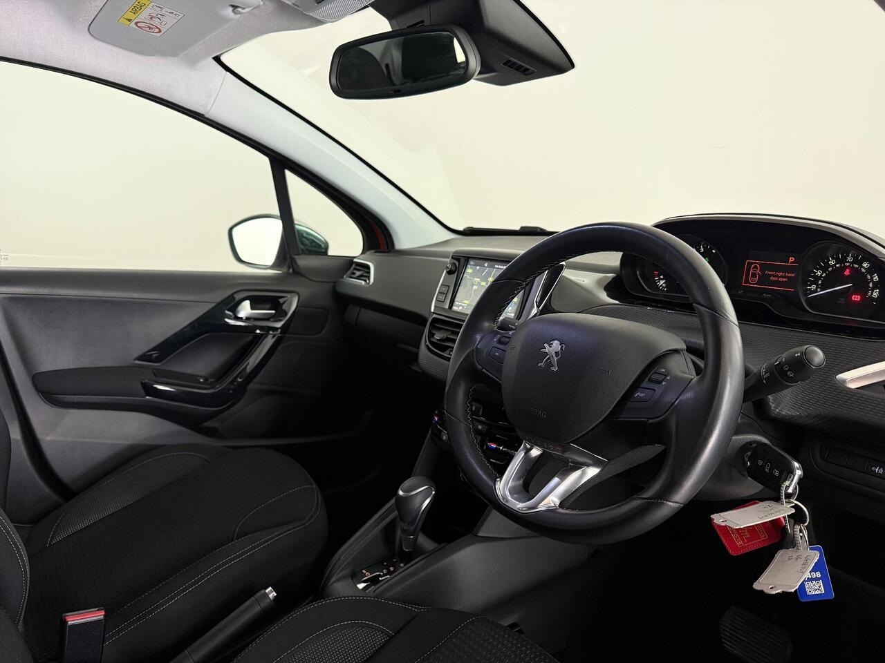 Peugeot 208 thumbnail Interior Front