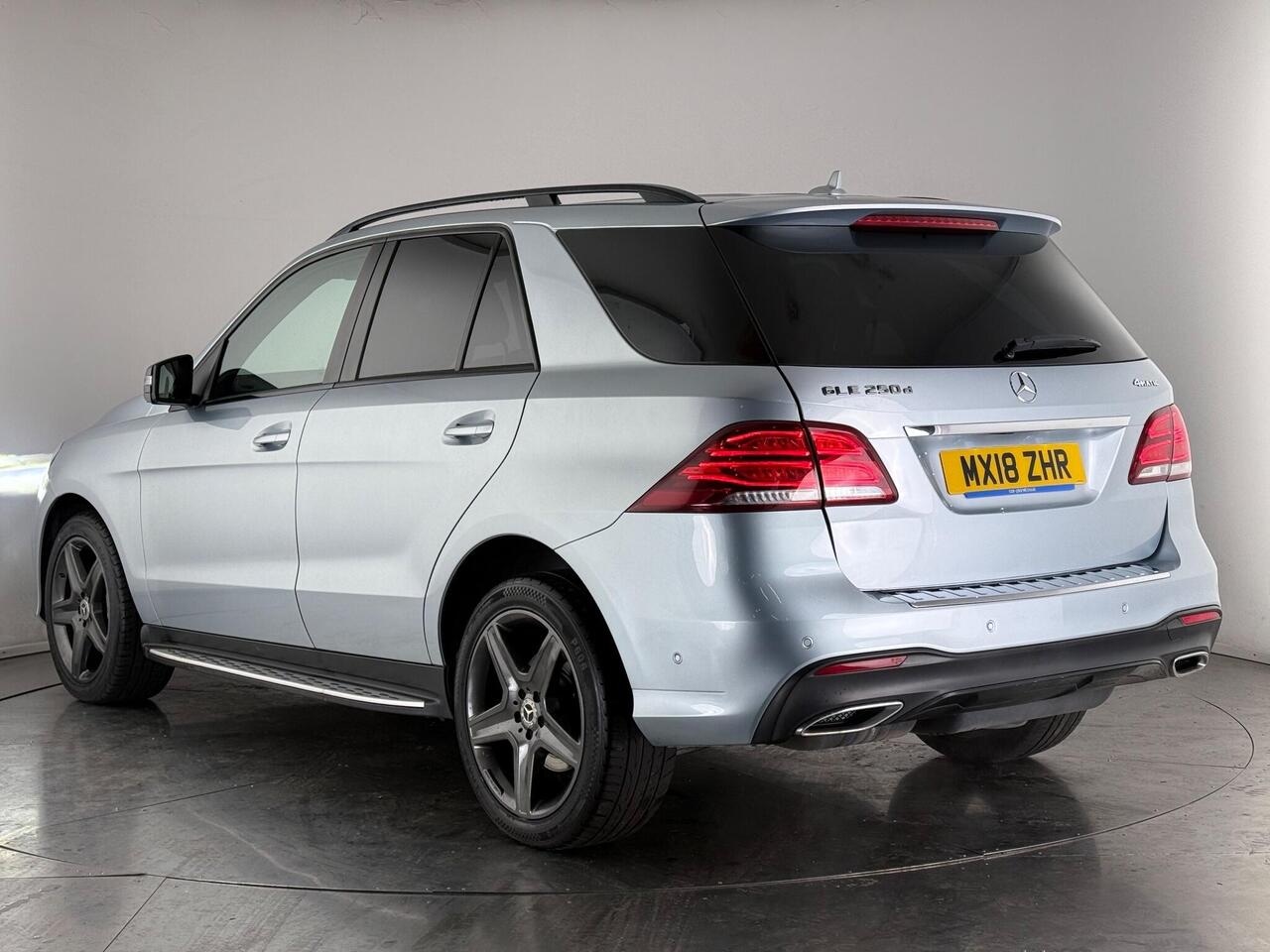 Mercedes-Benz GLE thumbnail Rear Left