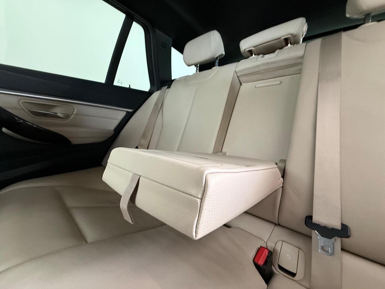 BMW 3 Series thumbnail Seats Rear