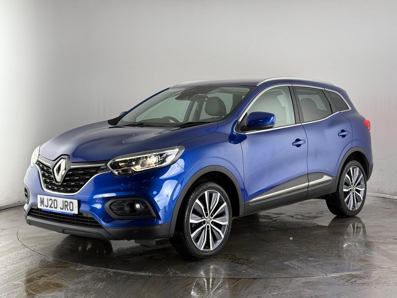 Renault Kadjar thumbnail Front Left