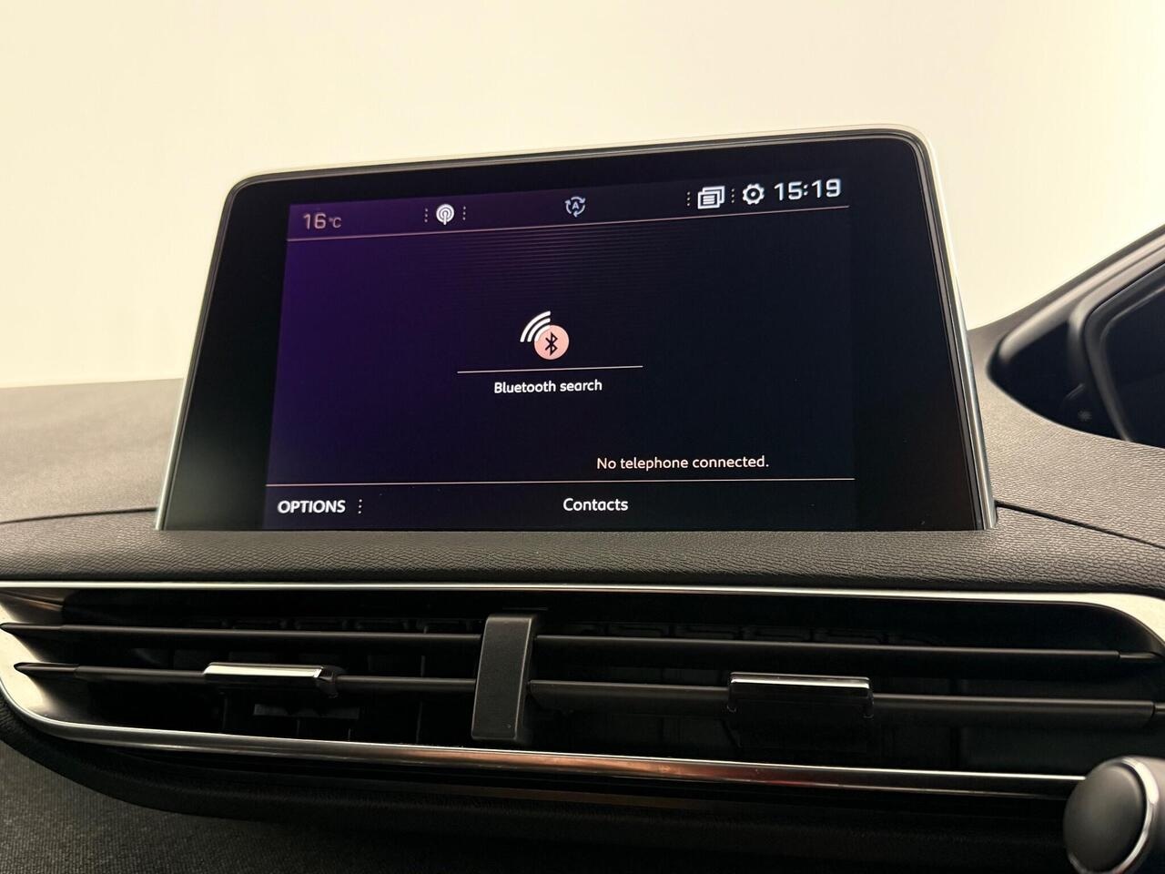 Peugeot 3008 thumbnail Infotainment System
