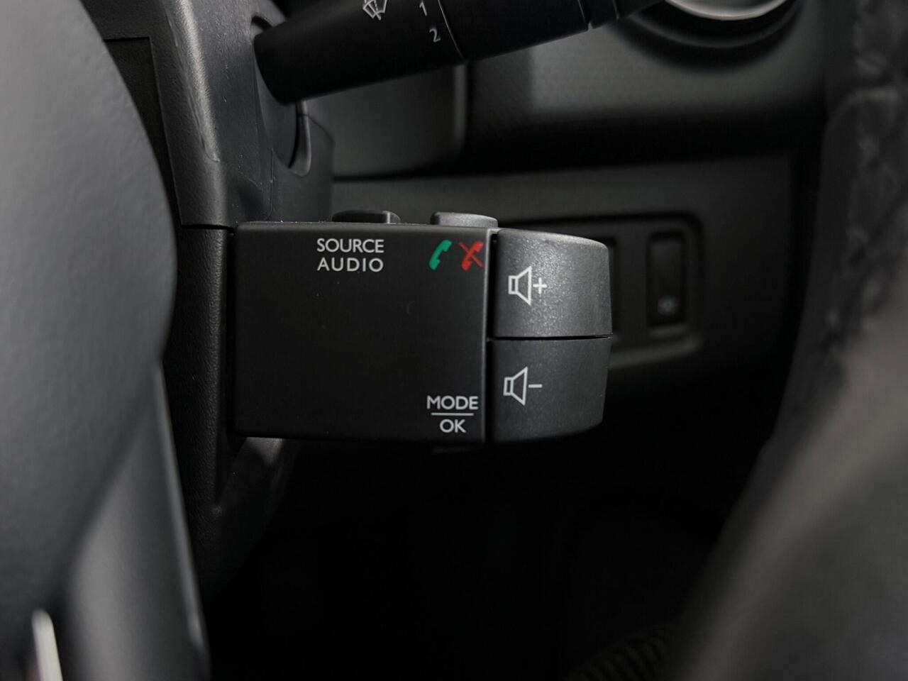 Renault Clio thumbnail Misc Controls