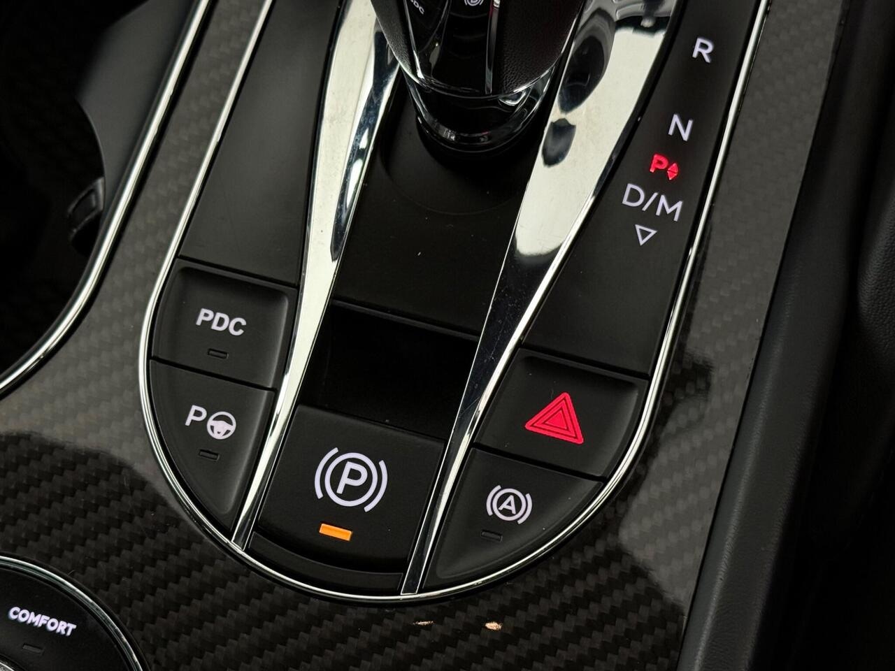 Bentley Bentayga thumbnail Interior Front