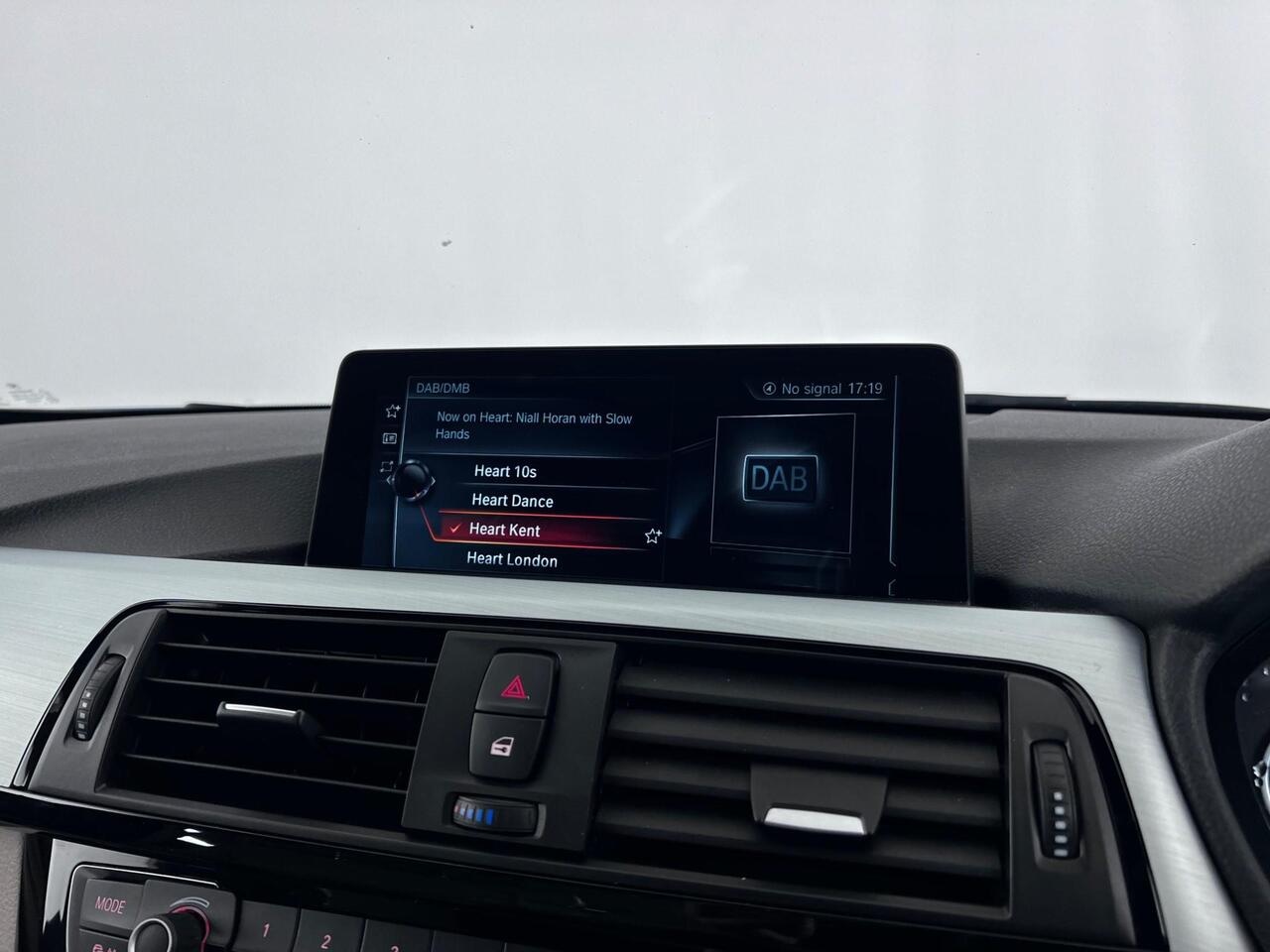 BMW 3 Series thumbnail Infotainment System