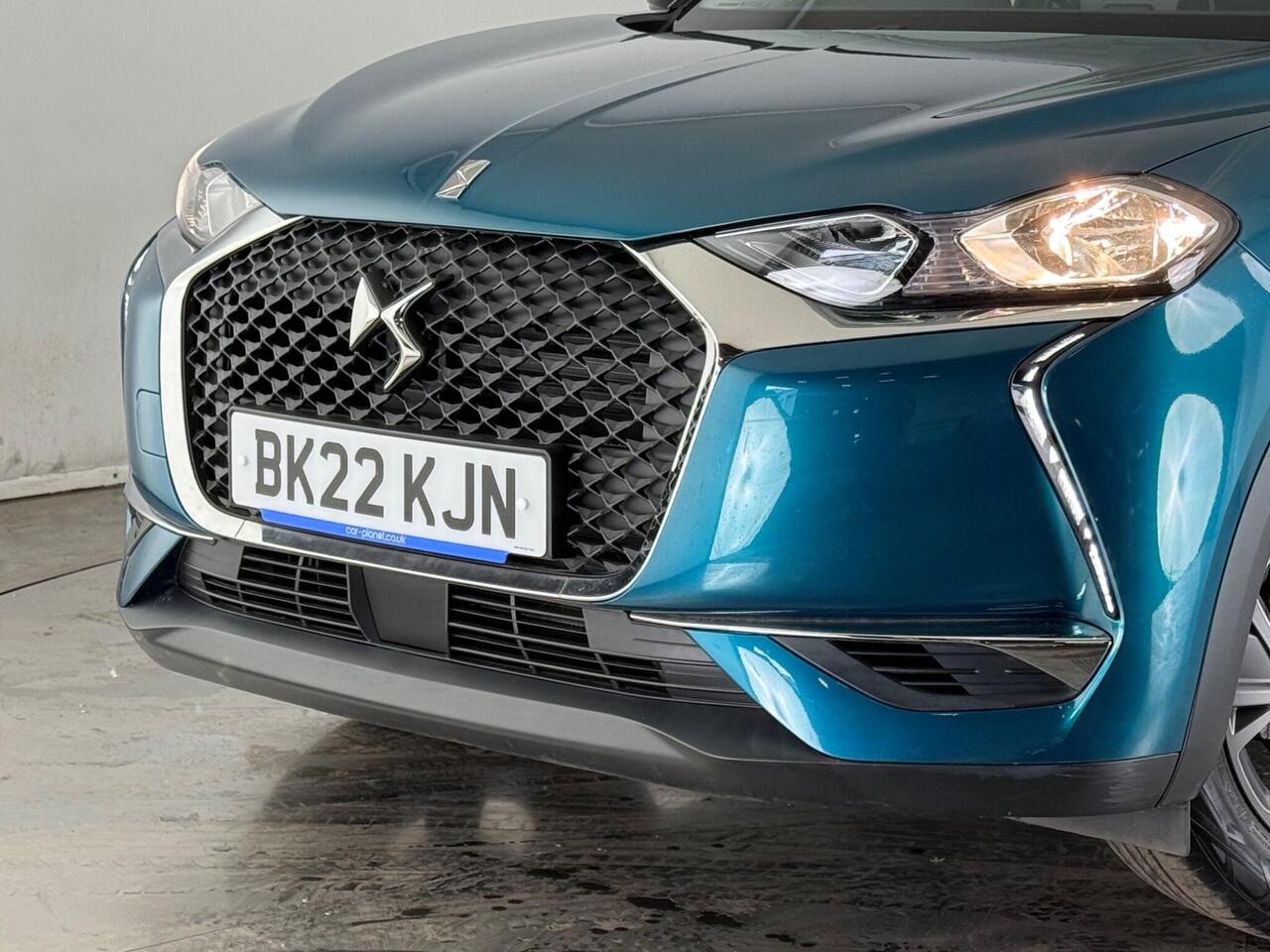 DS AUTOMOBILES DS 3 CROSSBACK thumbnail Front Right