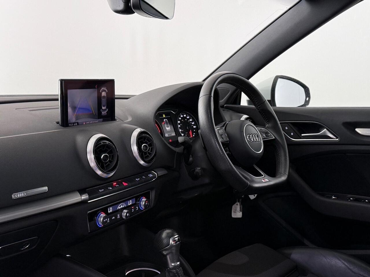 Audi A3 Cabriolet thumbnail Interior Front