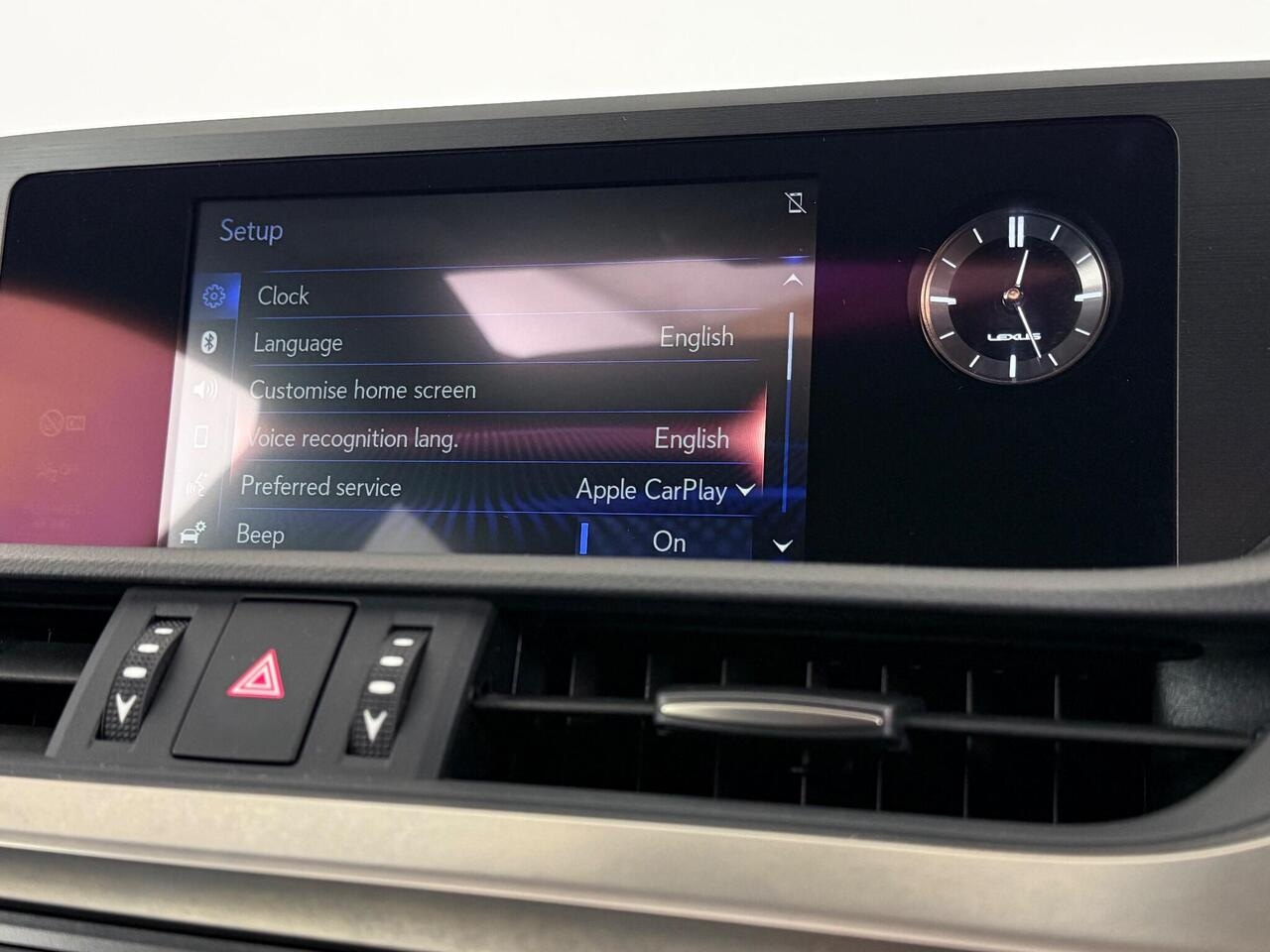 Lexus ES thumbnail Infotainment System
