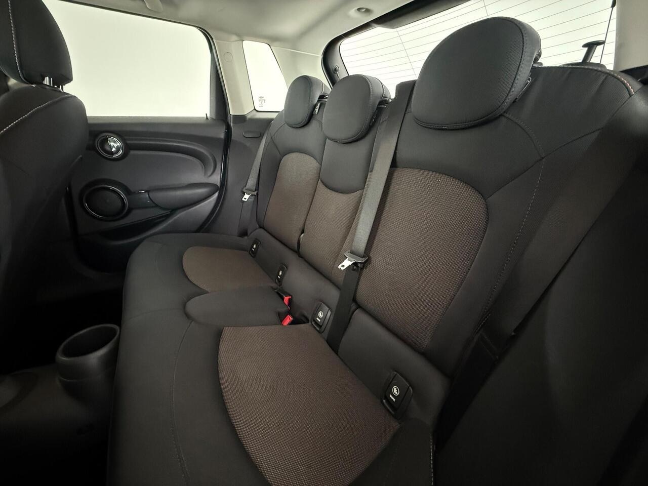 MINI Hatch thumbnail Seats Rear