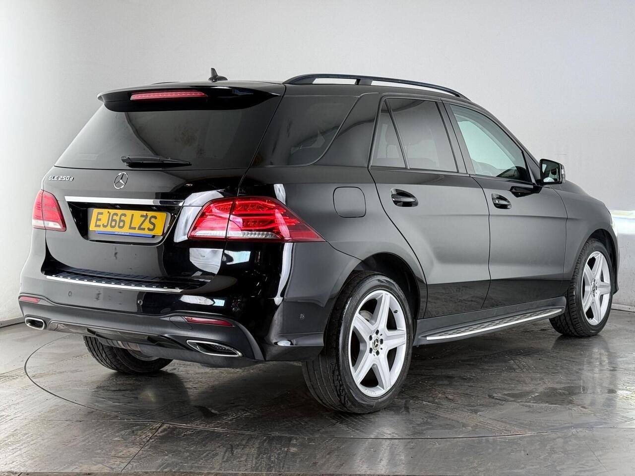 Mercedes-Benz GLE thumbnail Rear Right