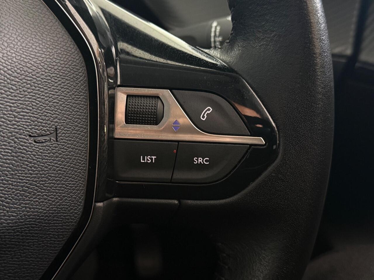 Peugeot 2008 thumbnail Misc Controls