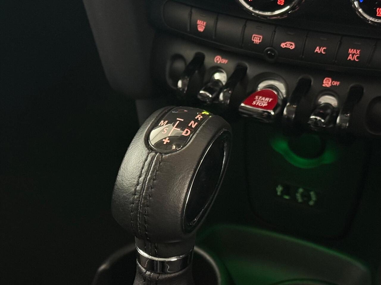 MINI Hatch thumbnail Interior Front