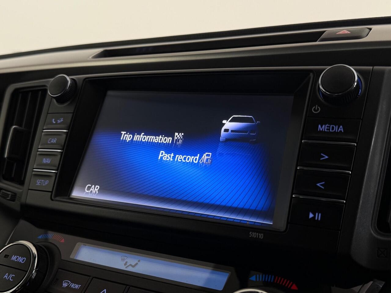 Toyota RAV4 thumbnail Infotainment System