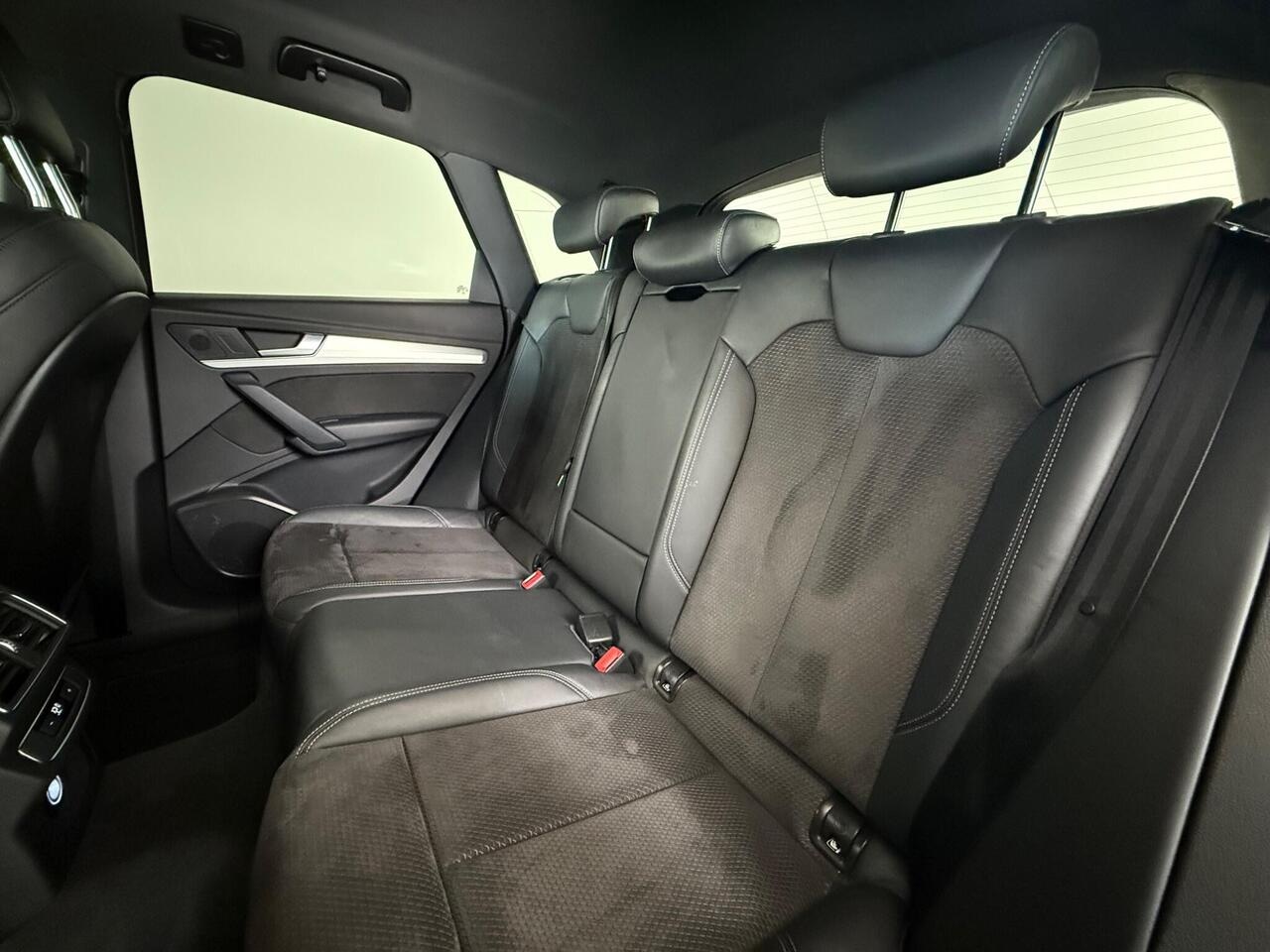 Audi Q5 thumbnail Seats Rear