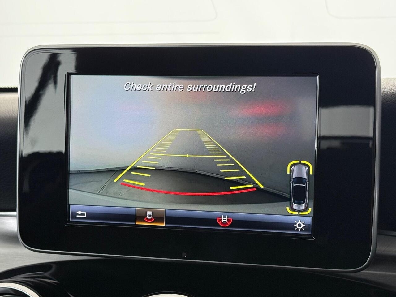 Mercedes-Benz C Class thumbnail Infotainment System