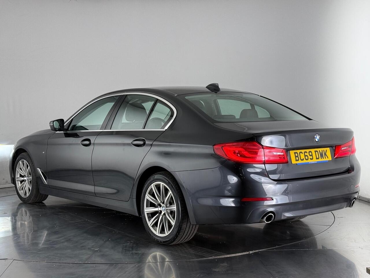 BMW 5 Series thumbnail Rear Left