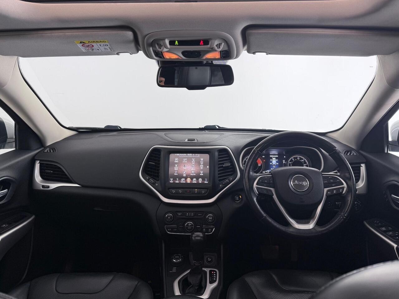 Jeep Cherokee thumbnail Interior Front