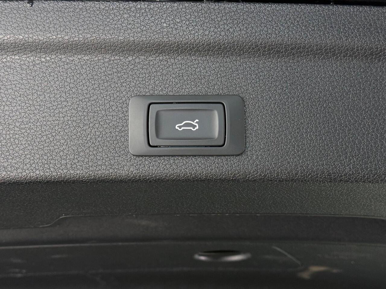 Audi Q3 thumbnail Misc Controls