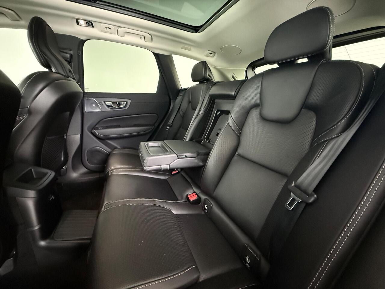 Volvo XC60 thumbnail Seats Rear