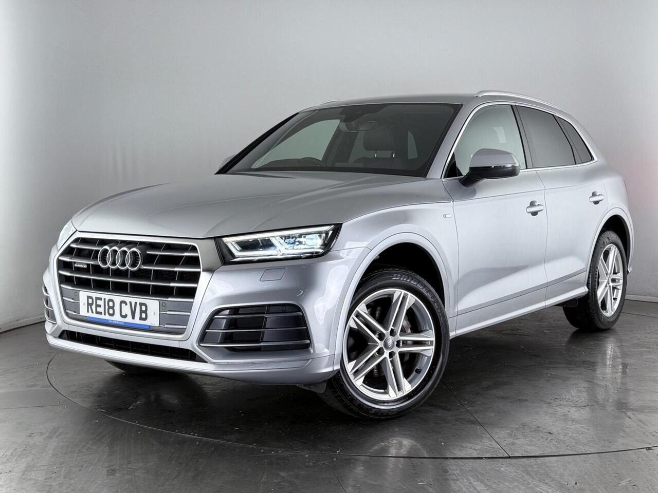 Audi Q5 thumbnail Front Left