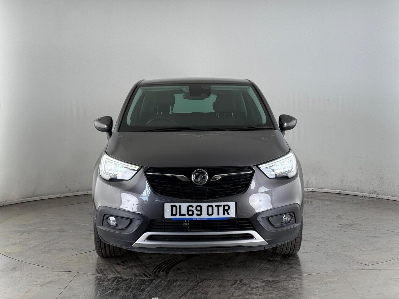 Vauxhall Crossland X thumbnail Front