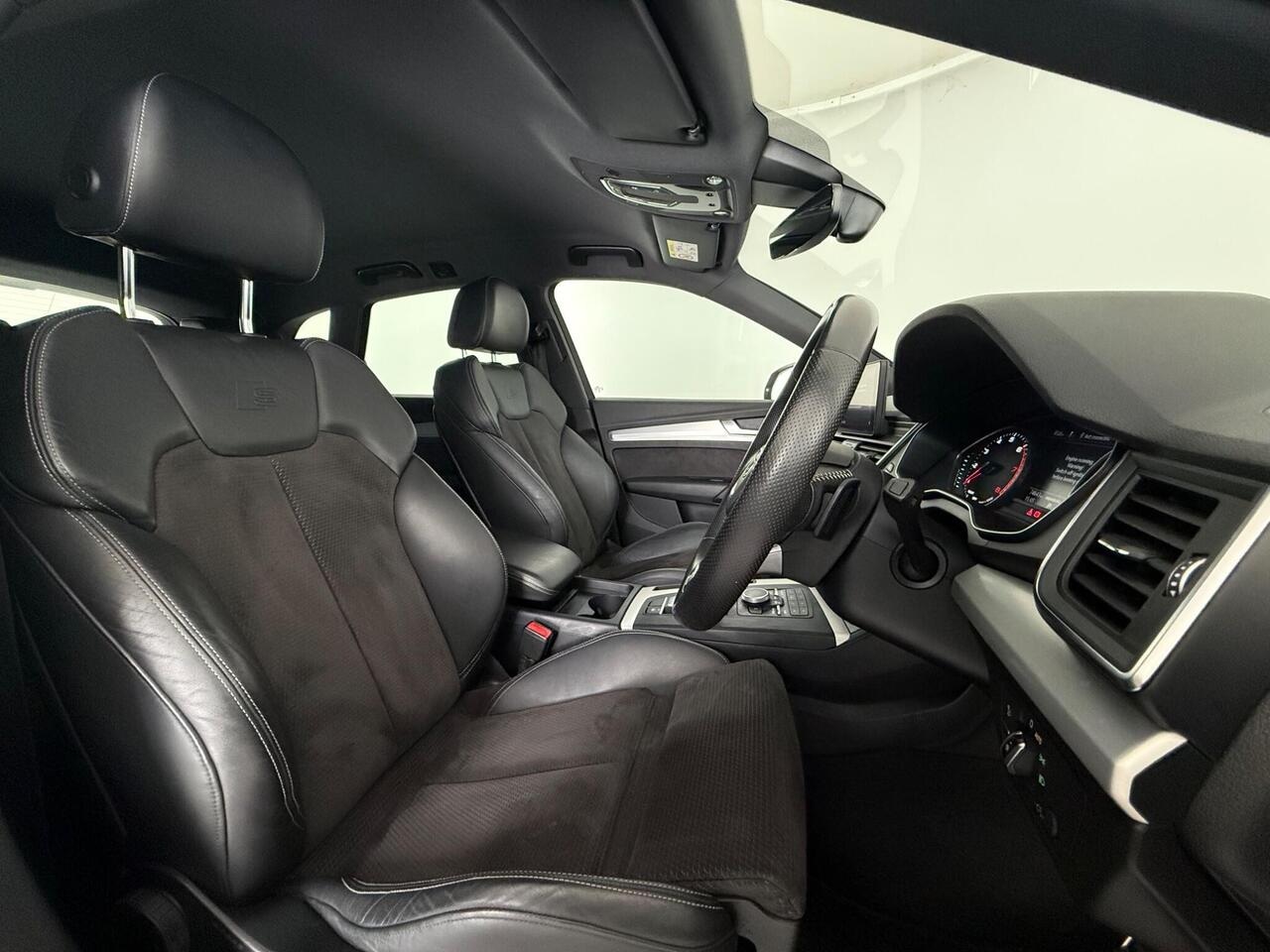 Audi Q5 thumbnail Seat Driver
