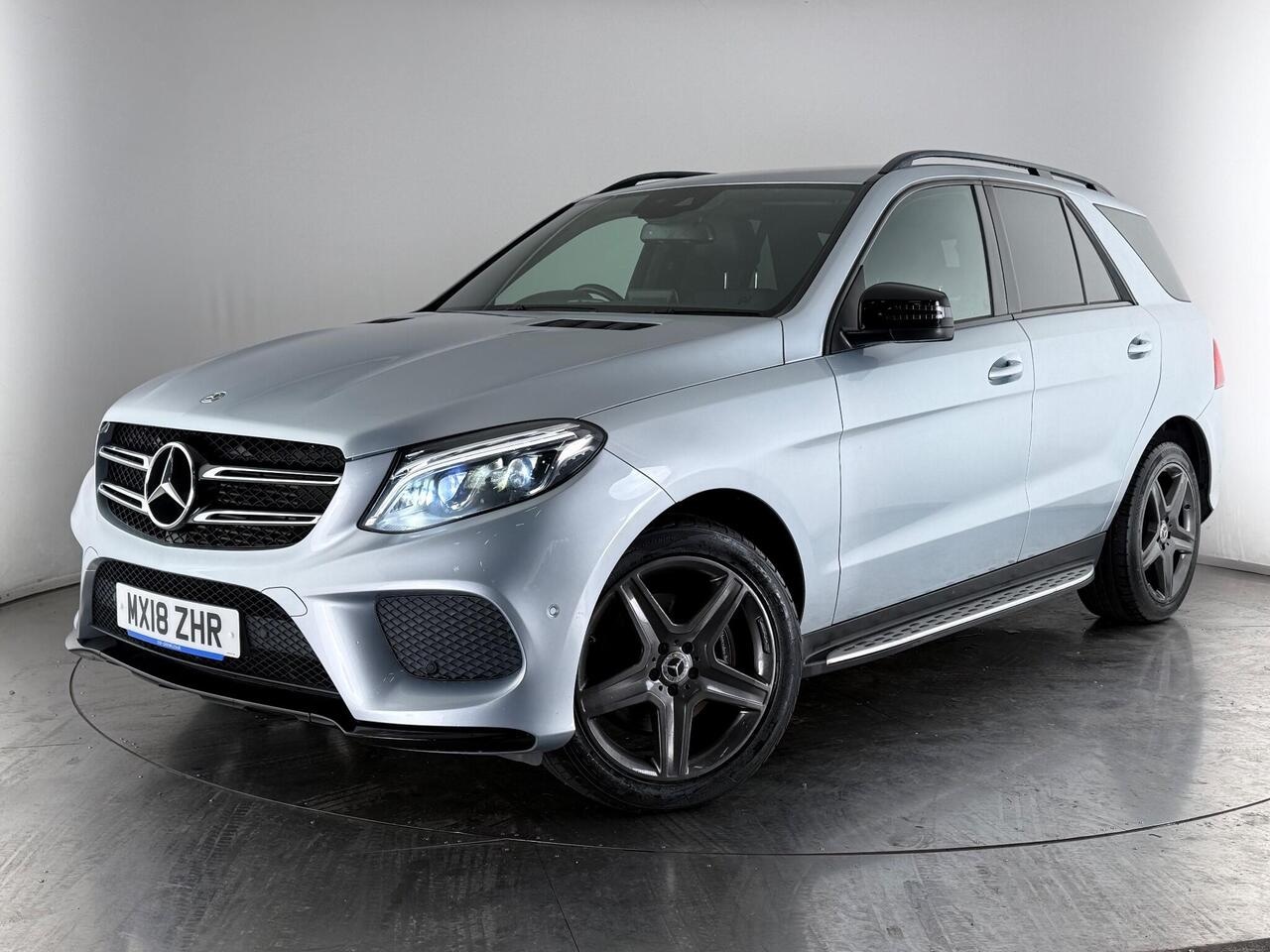 Mercedes-Benz GLE thumbnail Front Left