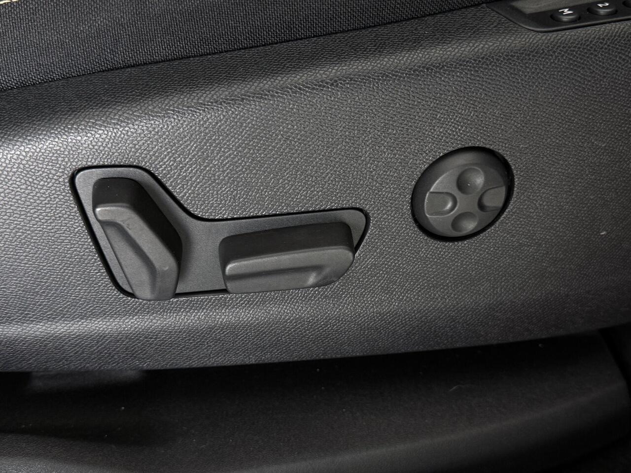 Peugeot 3008 thumbnail Misc Controls