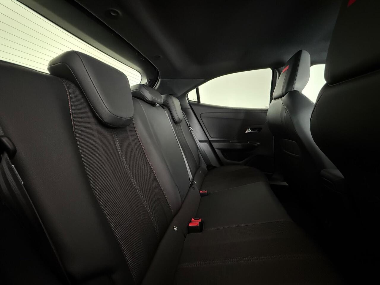 Vauxhall Mokka thumbnail Seats Rear