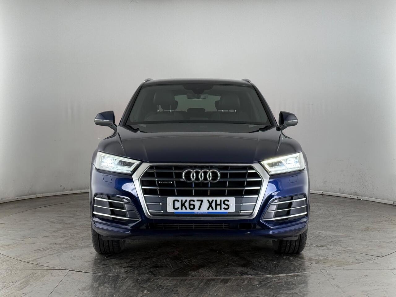 Audi Q5 thumbnail Front