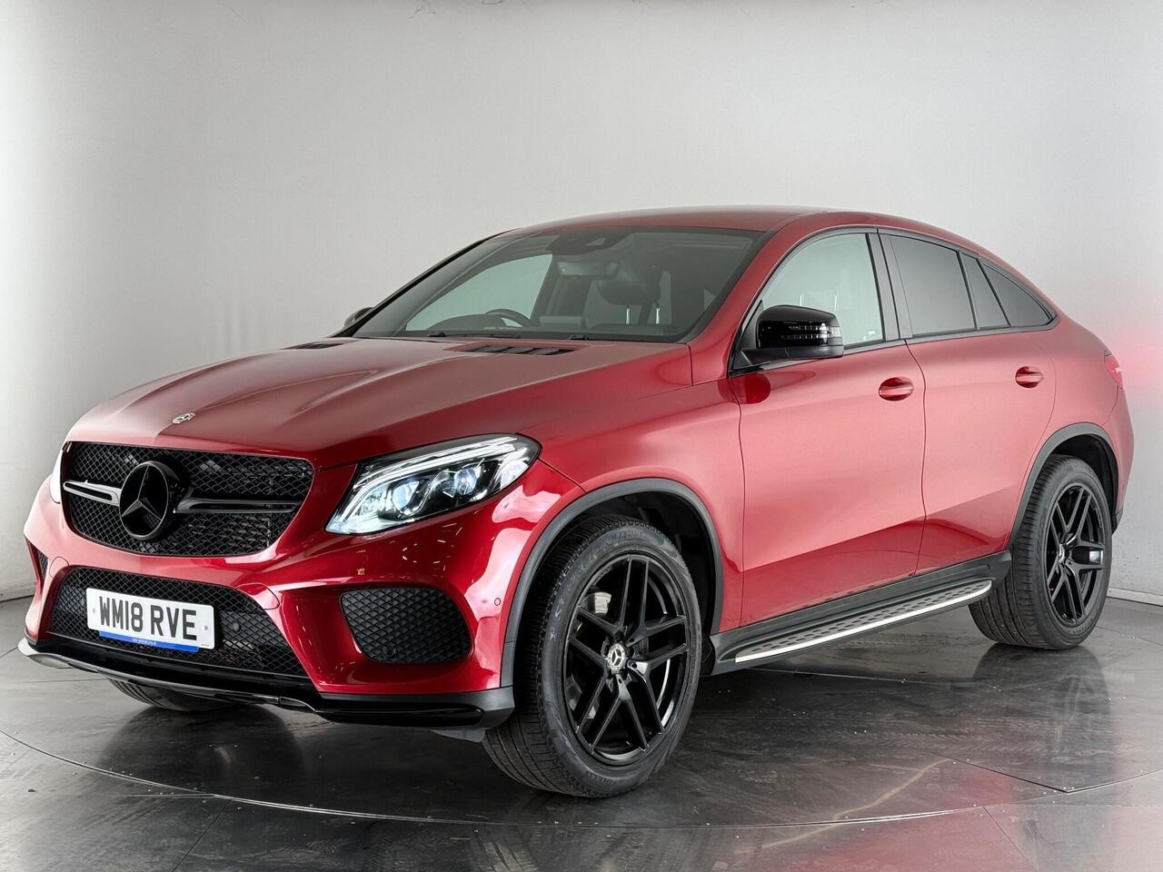 Mercedes-Benz GLE thumbnail Front Left