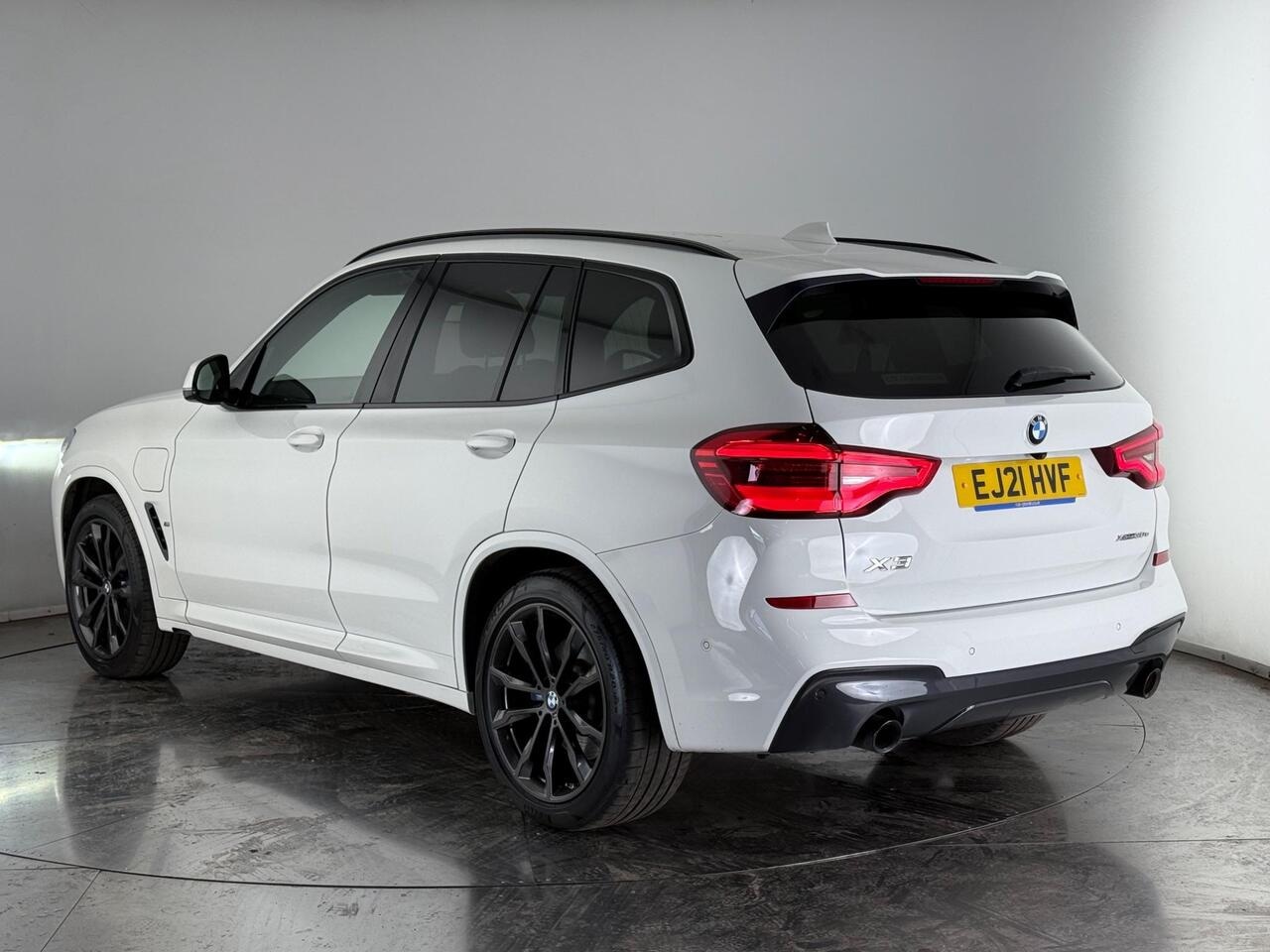 BMW X3 thumbnail Rear Left