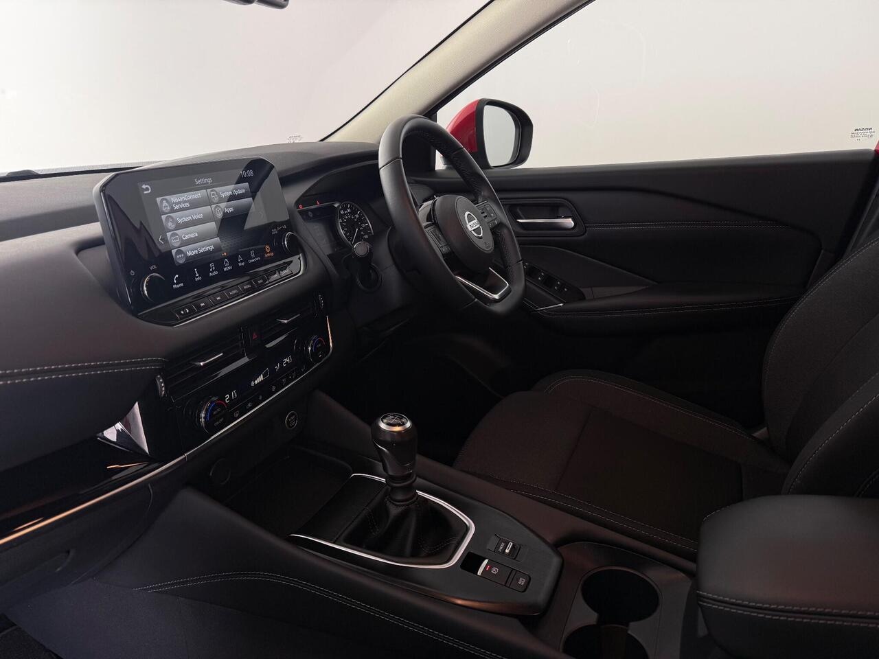 Nissan Qashqai thumbnail Interior Front