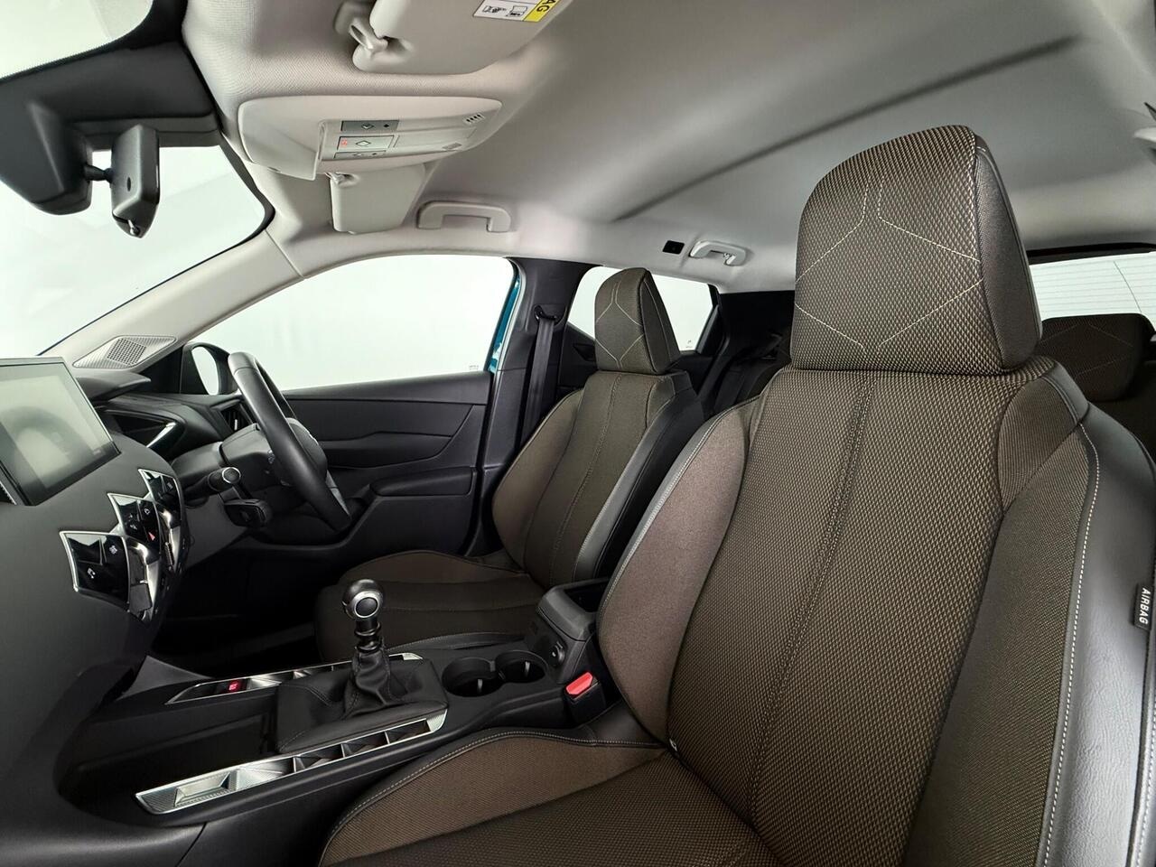 DS AUTOMOBILES DS 3 CROSSBACK thumbnail Seat Front Passenger