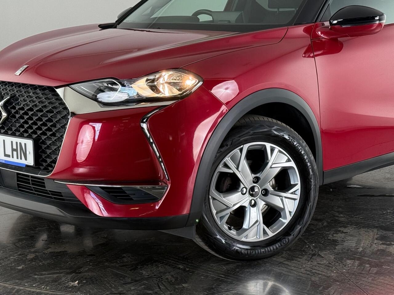 DS AUTOMOBILES DS 3 CROSSBACK thumbnail Front Left