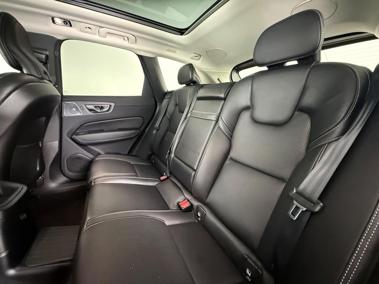 Volvo XC60 thumbnail Seats Rear