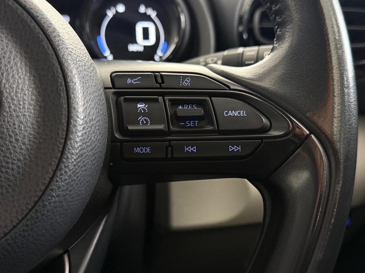 Toyota Yaris thumbnail Misc Controls