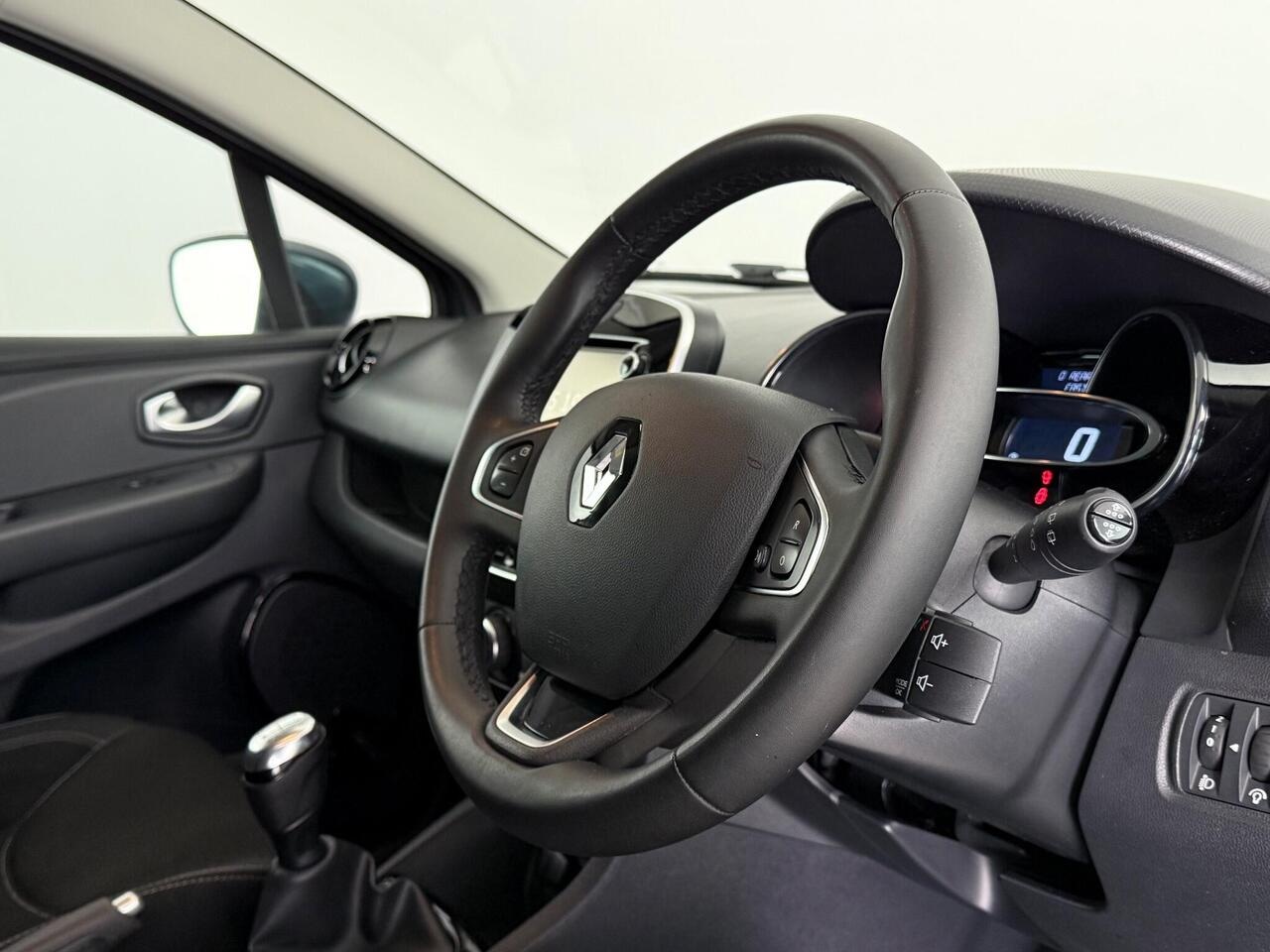 Renault Clio thumbnail Interior Front