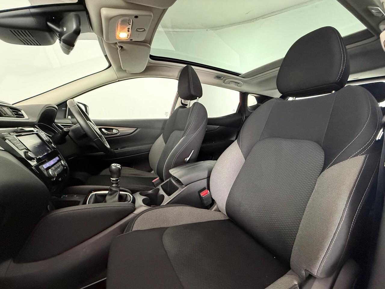 Nissan Qashqai thumbnail Seat Front Passenger