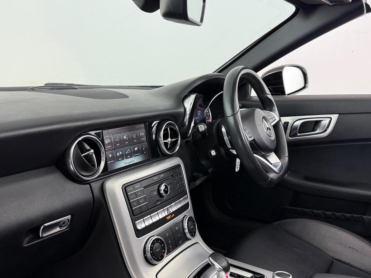 Mercedes-Benz SLC thumbnail Interior Front