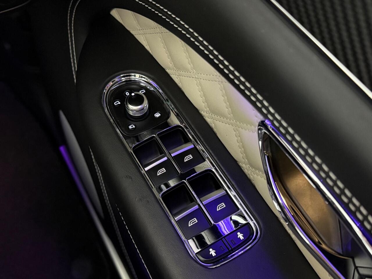Bentley Bentayga thumbnail Door Interior