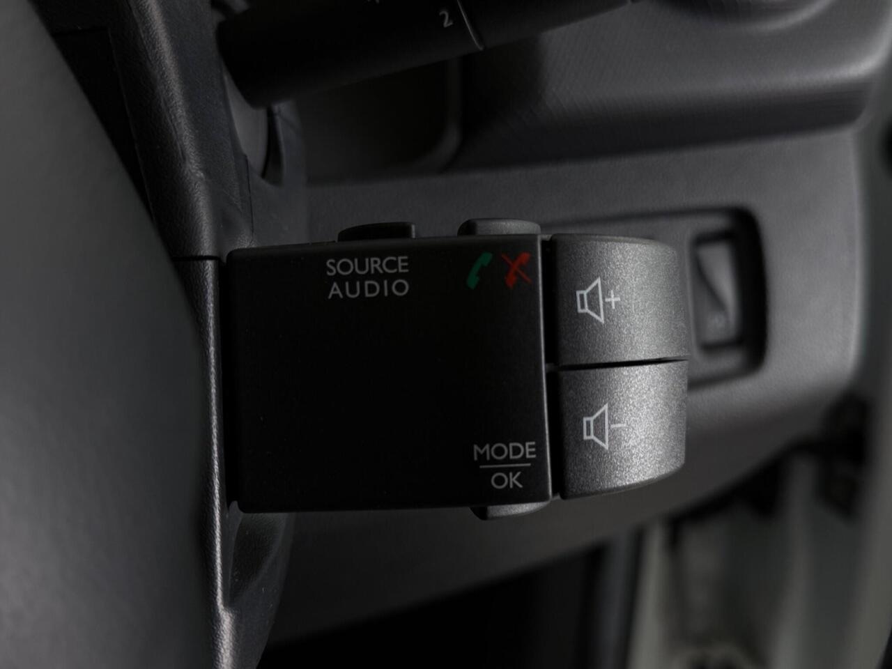 Renault Clio thumbnail Misc Controls