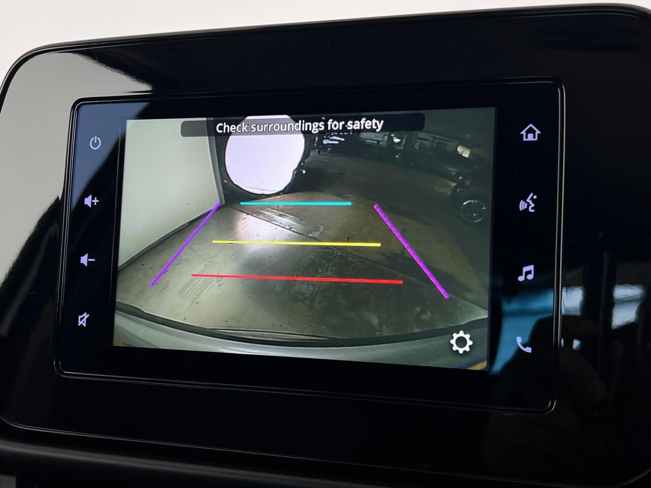 Suzuki S-Cross thumbnail Infotainment System